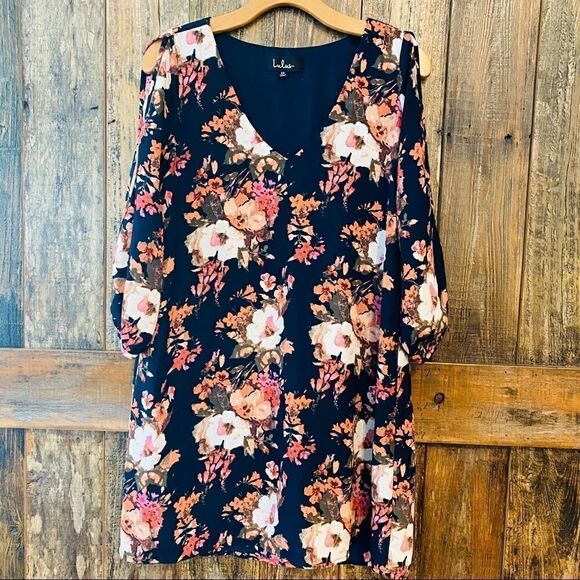Lulu’s XS Blue Liberty Floral CottageCore Cold Shoulder Boho Flowy Dress - Picture 2 of 10